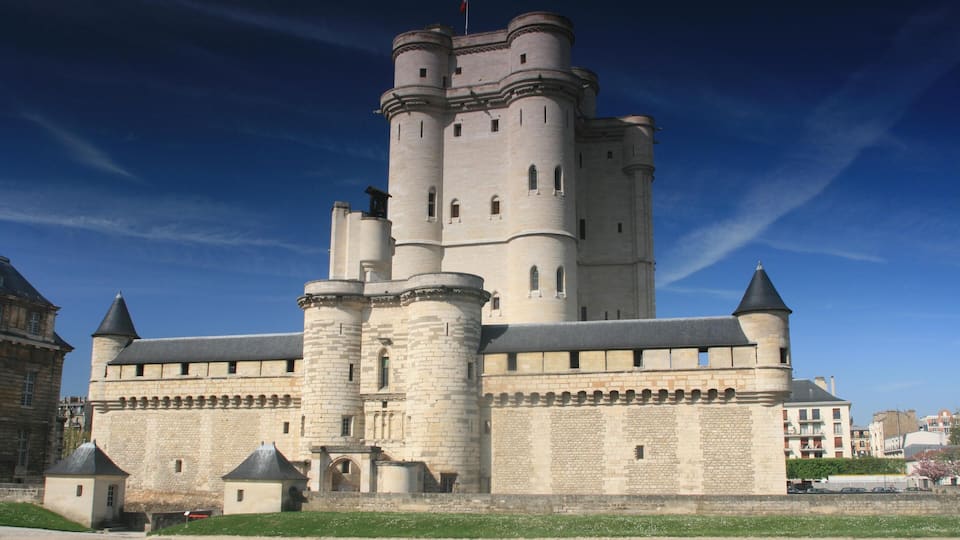 94300 Vincennes, France