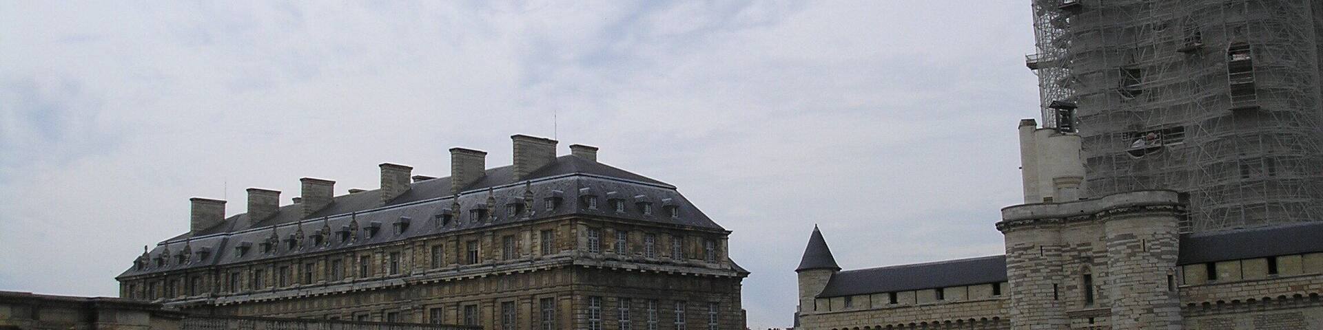 Château de Vincennes, Pavilion construction of King Louis Le Vau. Royal dungeon. Gallery realization of Louis Le Vau.