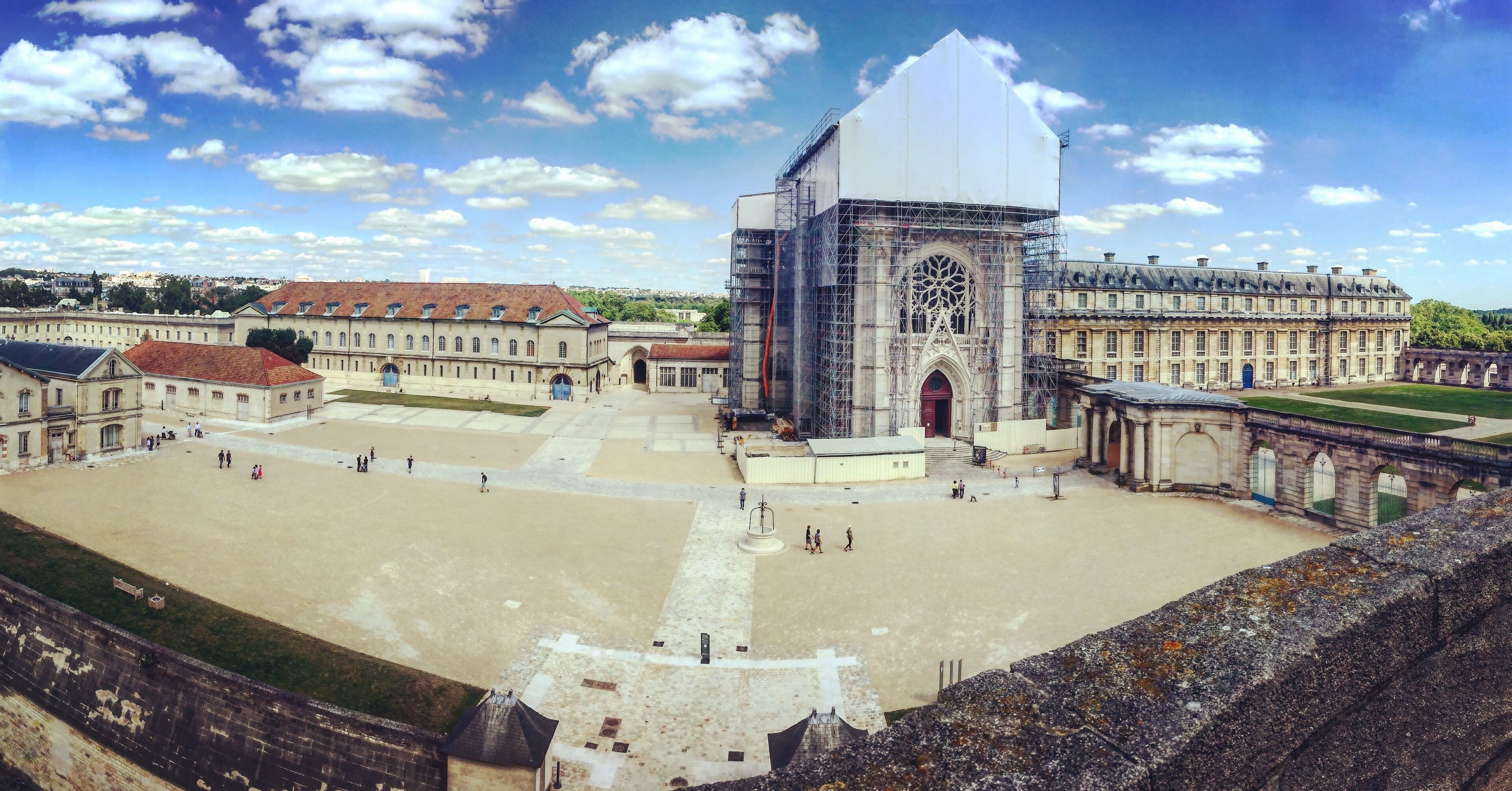 This building is classé au titre des Monuments Historiques. It is indexed in the Base Mérimée, a database of architectural heritage maintained by the French Ministry of Culture, under the references PA00079920 and PA00086567 .