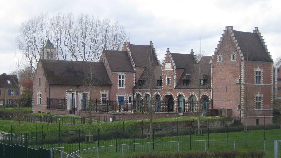 Flers castle with Saint-Pierre church in background, in Villeneuve d'Ascq.