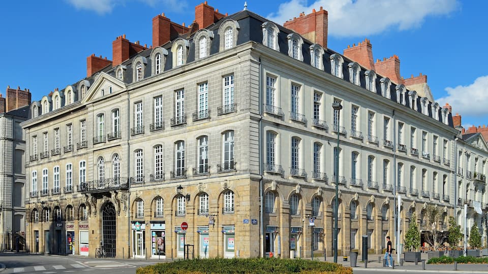 This building is inscrit au titre des Monuments Historiques. It is indexed in the Base Mérimée, a database of architectural heritage maintained by the French Ministry of Culture, under the reference PA00108672 .