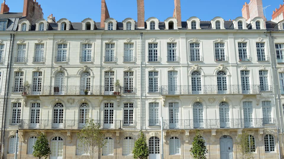 This building is classé au titre des Monuments Historiques. It is indexed in the Base Mérimée, a database of architectural heritage maintained by the French Ministry of Culture, under the reference PA00108743 .