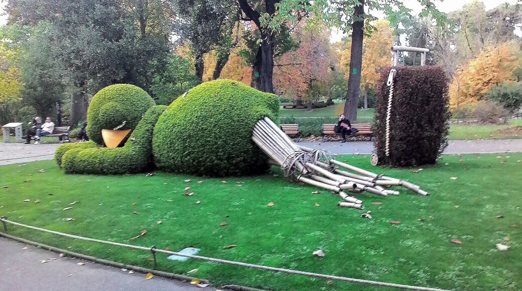 уставший турист в Нанте