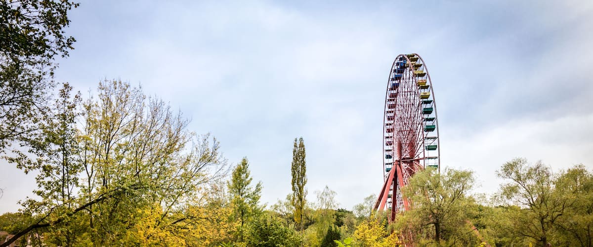 Stillgelegtes Riesenrad im Spreepark Plänterwald Berlin