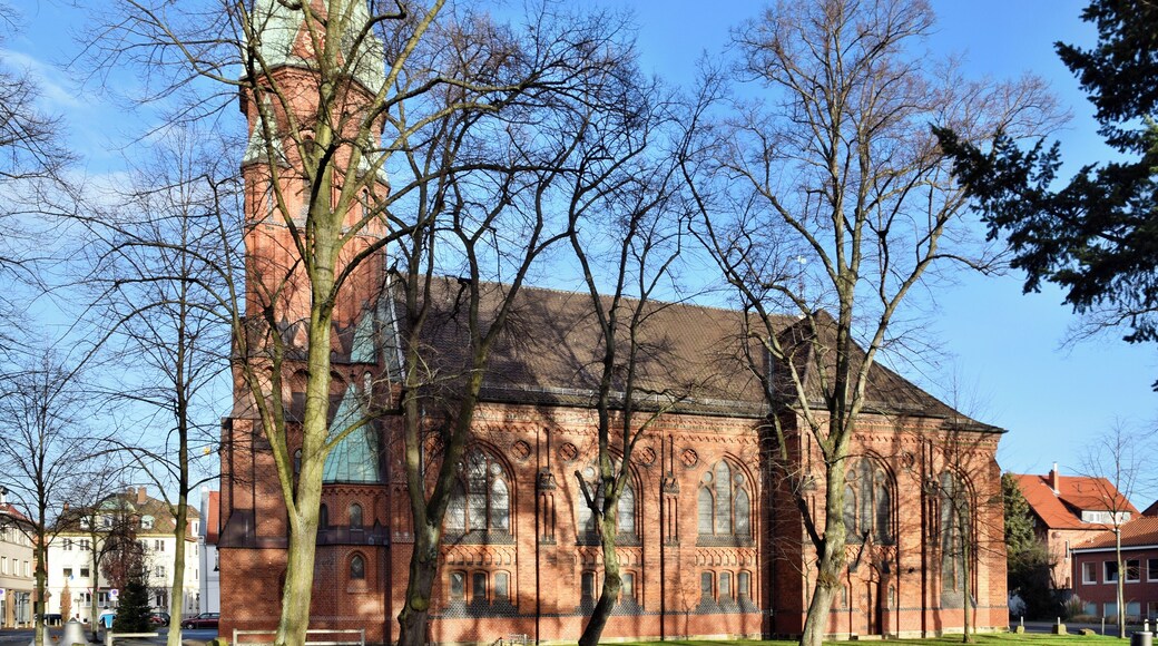 Die Matthäuskirche in Lehrte, Südseite