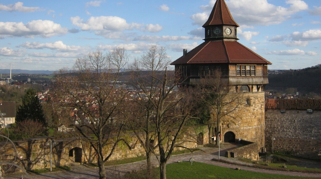 Dicker Turm der Burg Esslingen Camera location 48° 44′ 43.6″ N, 9° 18′ 34.73″ E View this and other nearby images on: OpenStreetMap - Google Earth 48.745444; 9.309648