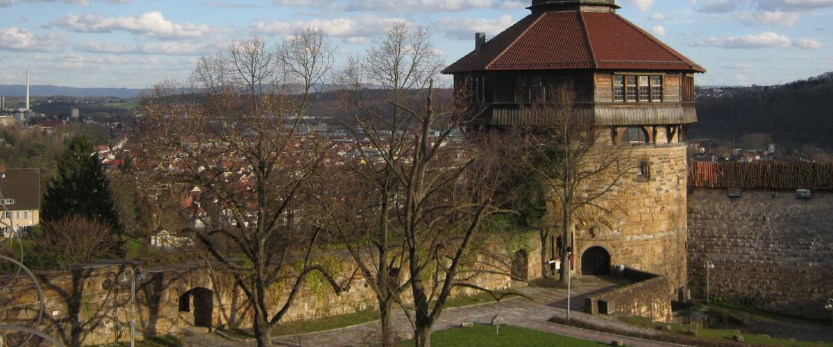 Dicker Turm der Burg Esslingen Camera location 48° 44′ 43.6″ N, 9° 18′ 34.73″ E View this and other nearby images on: OpenStreetMap - Google Earth 48.745444; 9.309648