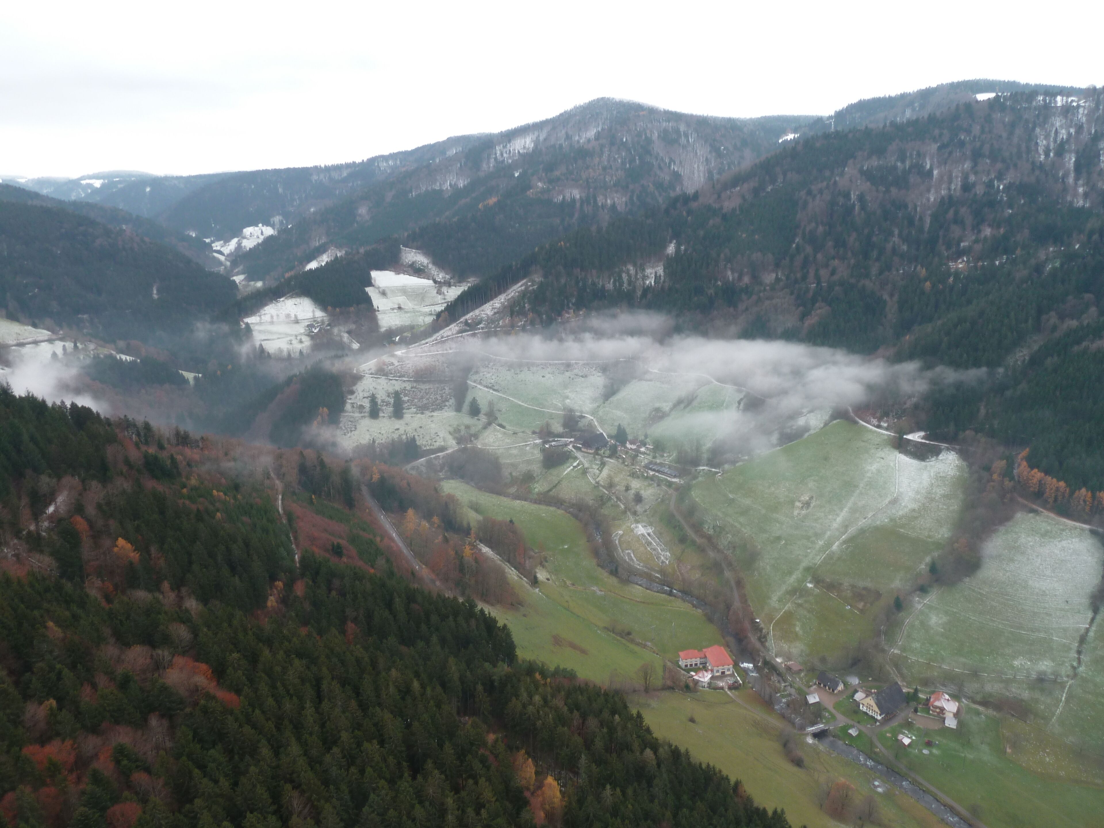 Simonswäldertal from Parapente with Landing in the right lower edge