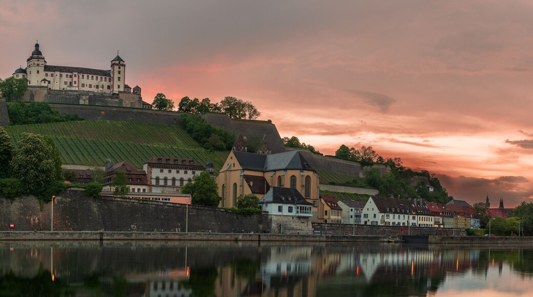 A panoramic shot of the sun setting in Würzburg featuring the Marienberg Fortress.
#Germany #sunset #landscape #wurzburg