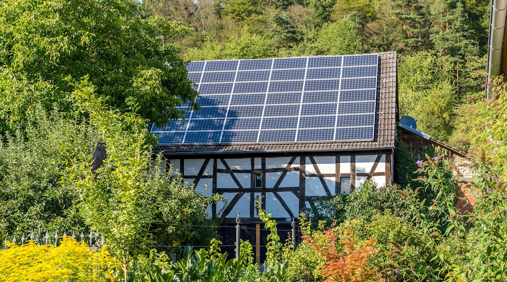 This is a photograph of an architectural monument. It is on the list of cultural monuments of Bayern, no. D-6-71-150-20