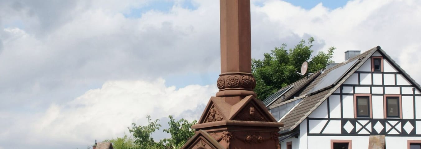 Rottenberg, Georg-Blass-Straße: War memorial in memory of the soldiers from Rottenberg fallen in the World Wars 1914-1918 and 1939-1945