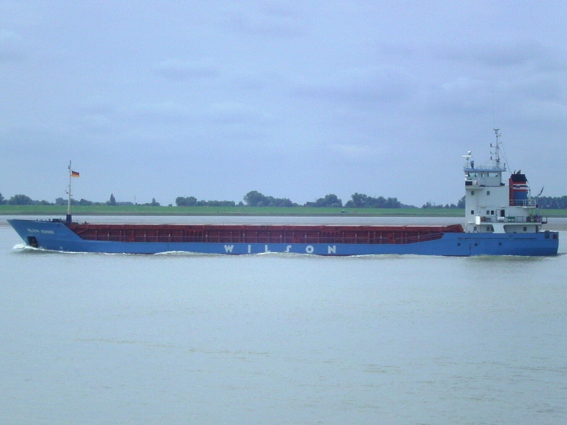 The cargo ship Wilson Gdansk of the Norwegian company Wilson inbound on the River Weser. Details of the ship: external website (pdf).