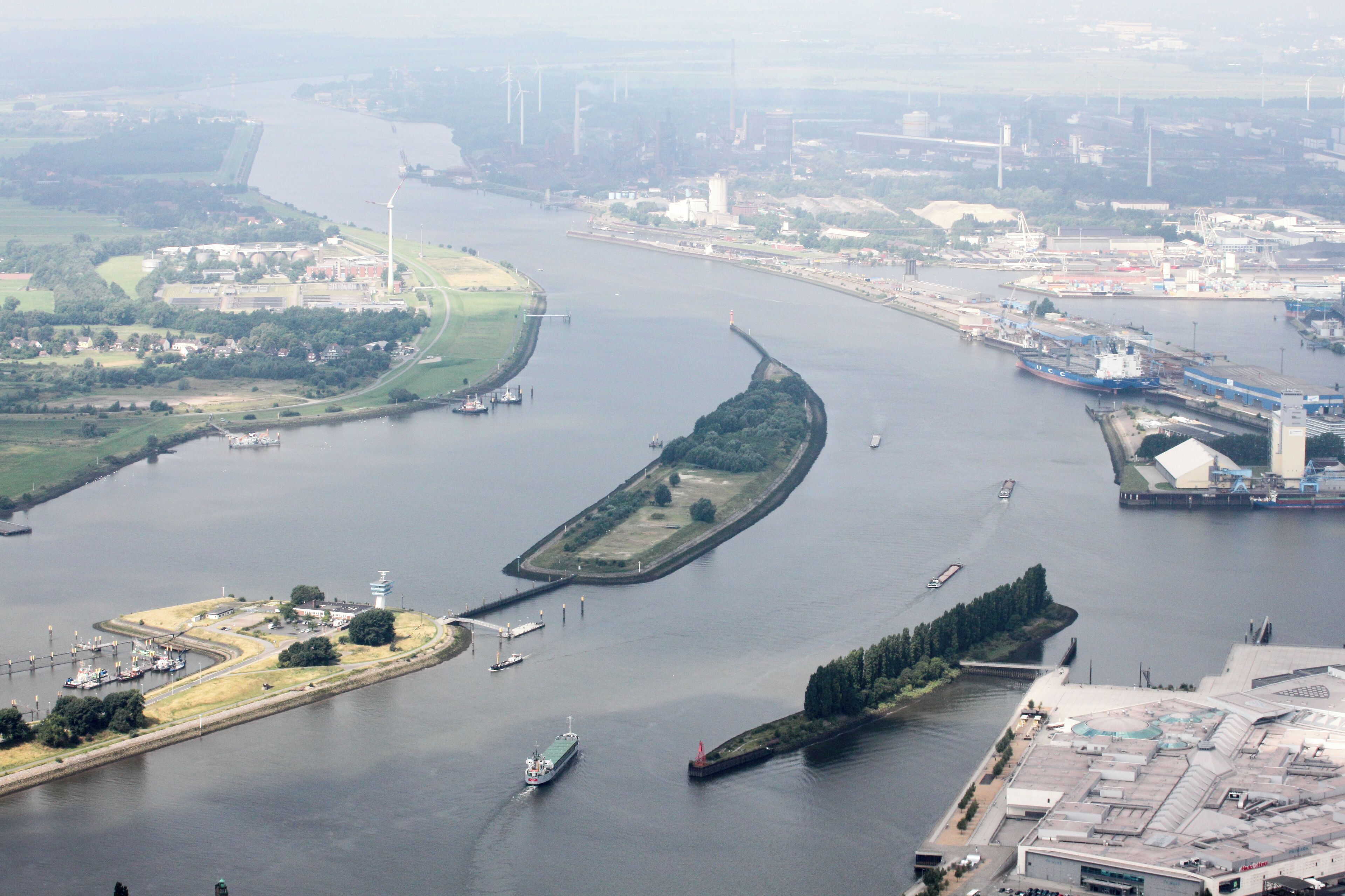 Lufbilder Bremen: Altstadt, Teerhof, Hauptbahnhof, Rablinghausen, Häfen (identische Bildbeschreibung für File:2012-08-08-fotoflug-bremen zweiter flug 0886.JPG bis File:2012-08-08-fotoflug-bremen zweiter flug 1005.JPG; alle mit GPS-Koordinaten
