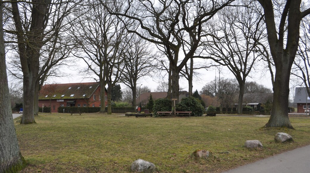 This is a photograph of an architectural monument. It is on the list of cultural monuments of Hamburg, no. 31083