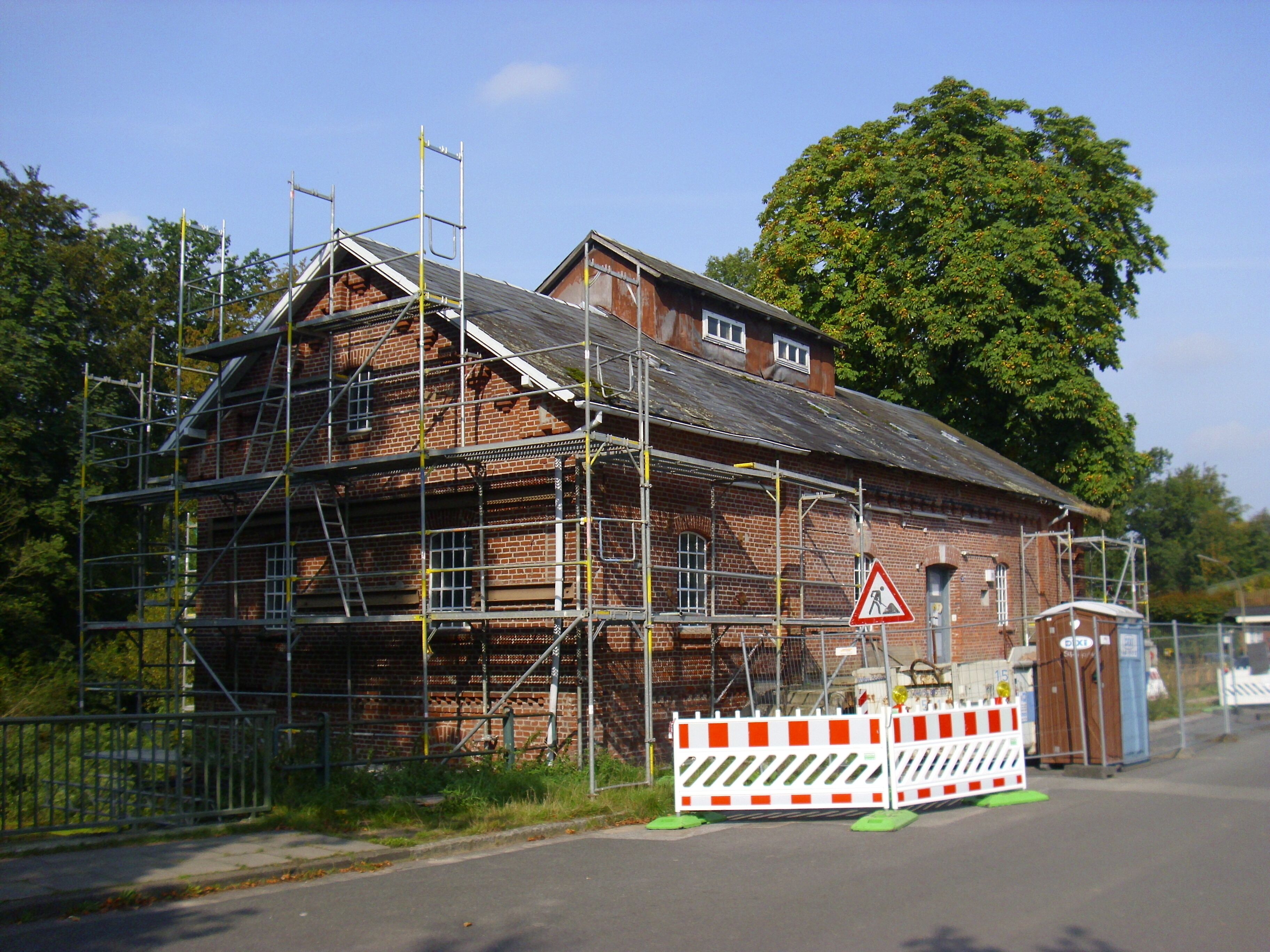 This is a photograph of an architectural monument. It is on the list of cultural monuments of Hamburg, no. 1170
