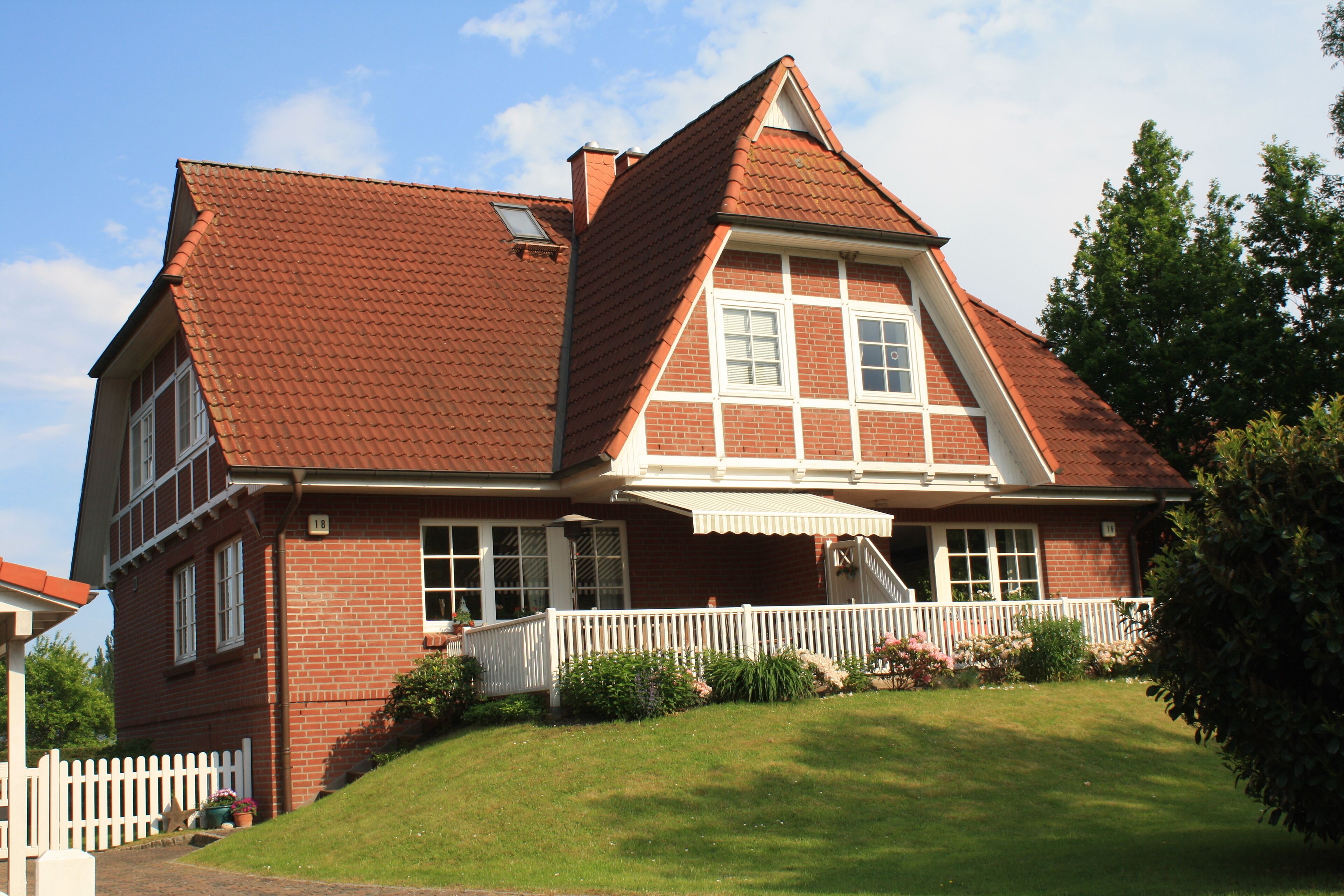 Doppelhaus (Kirchenstegel Nr. 16/18)