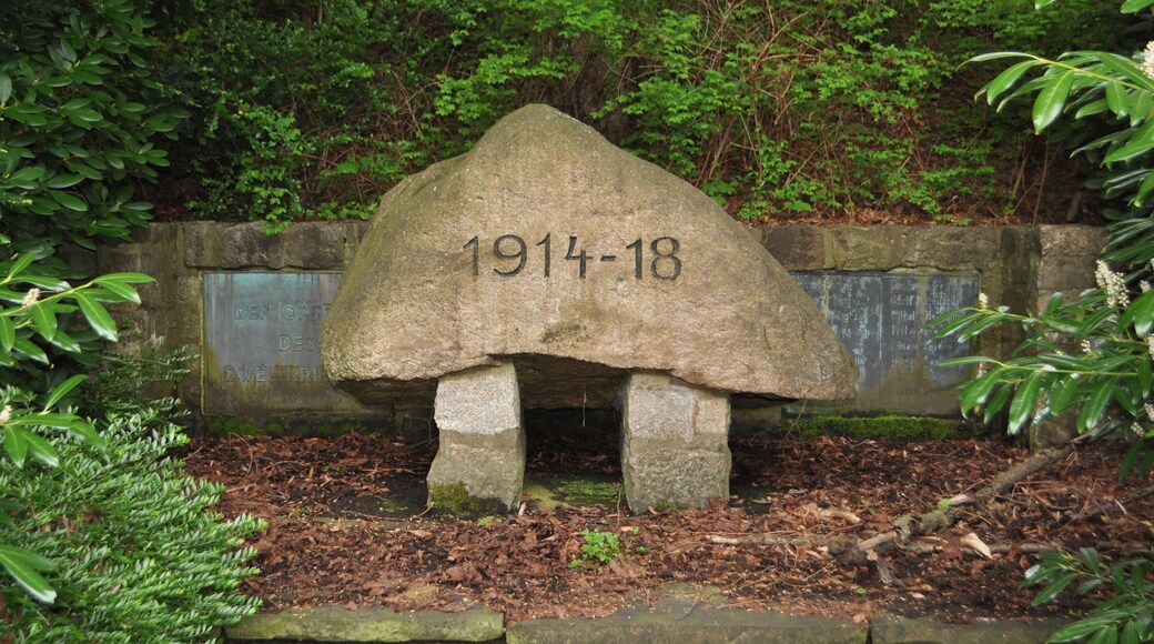 Kriegerdenkmal in Hamburg-Marmstorf.
