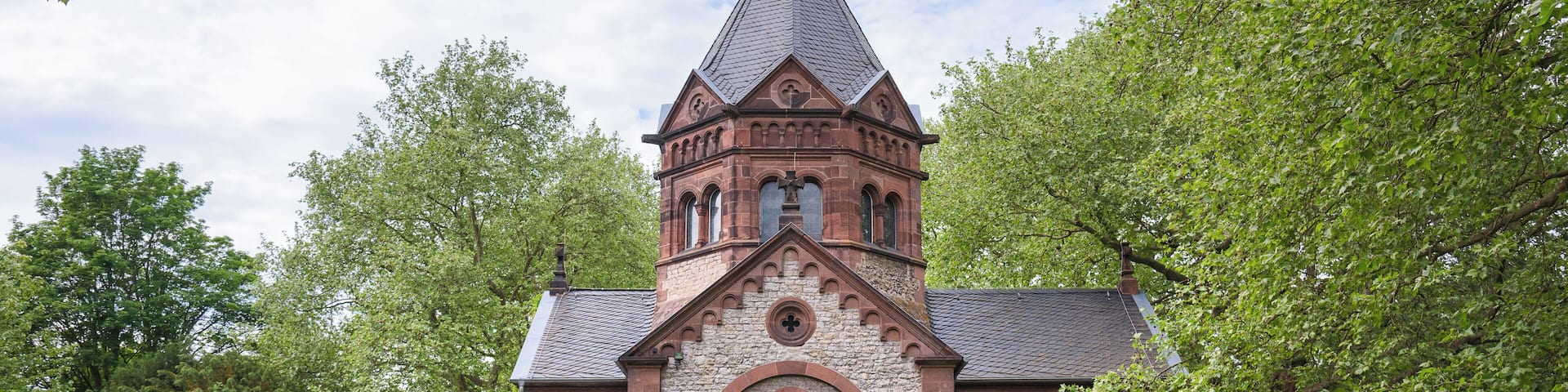 Chapel on the historic city cemetery (Stadtfriedhof) in Göttingen, Germany.