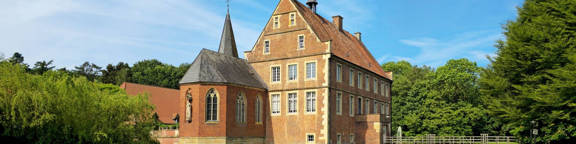 Castle Huelshoff, Havixbeck, North Rhine-Westphalia, Germany, Europe.