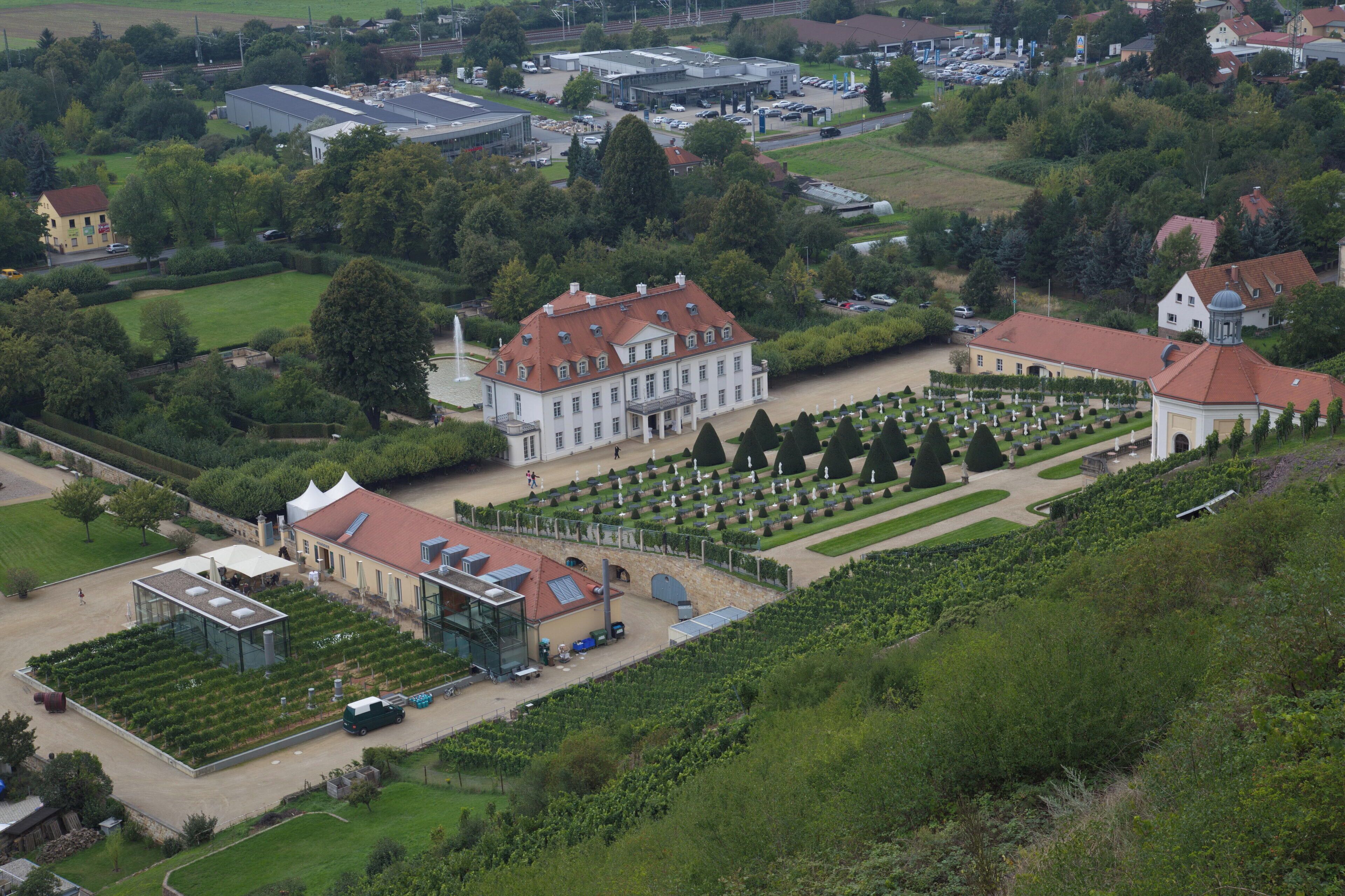 Radebeul, Schloss WackerbarthWackerbarthstraße 1Park zum SchlossDenkmalspflege: 9001-IV