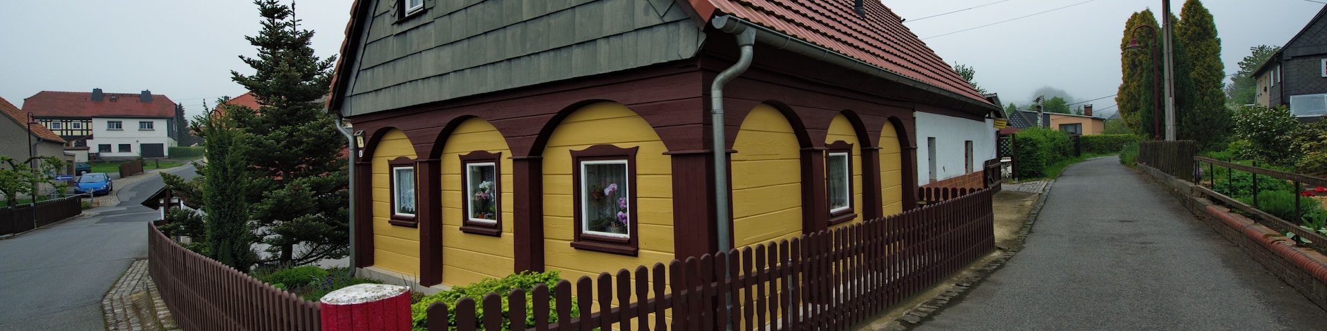 Umgebindehaus, Ecke Berggasse (rechts) und Rosenstraße, Oberoderwitz