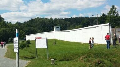 Modlareuth, "little Berlin", was a town divided through the center of town by the wall. June 17, 1989 the wall was knocked down. Intact is a portion of the wall, a watchtower, tank, and American bunker used for covert operations.