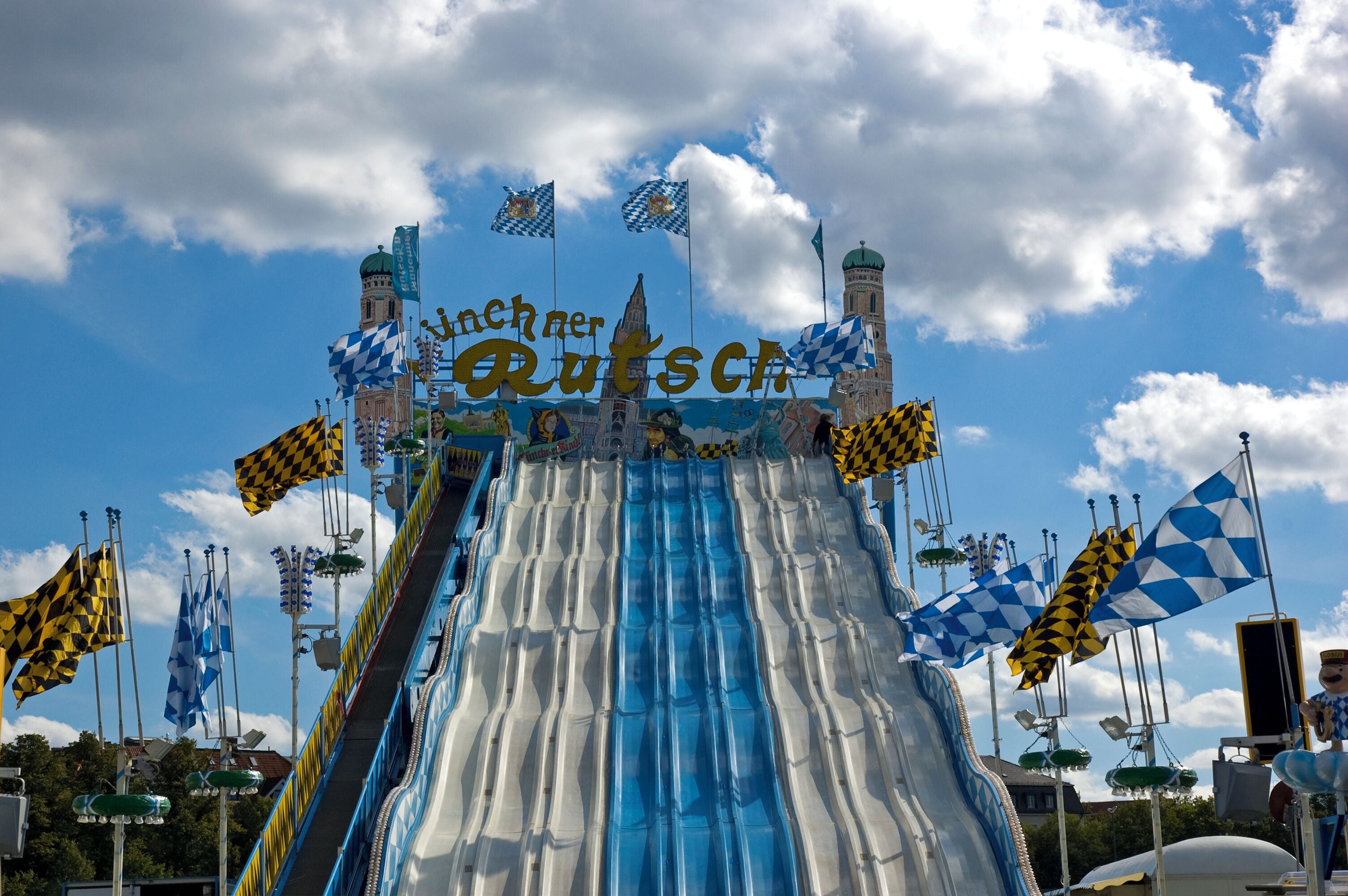 Oktoberfest 2011 - der Countdown läuft ... Bavaria today ... original size ... View large on black