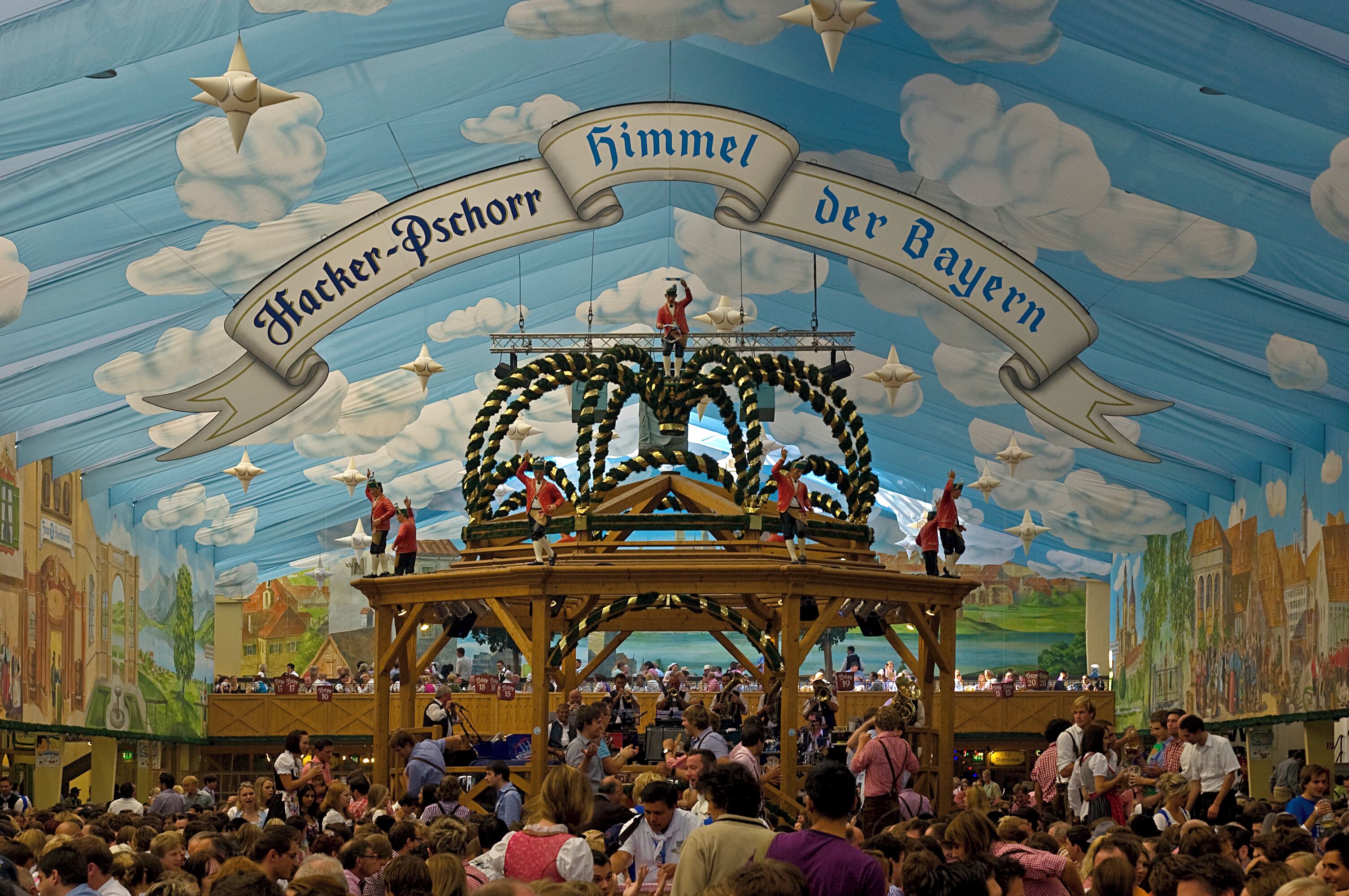 Oktoberfest 2011 Hacker Festzelt - Himmel der Bayern