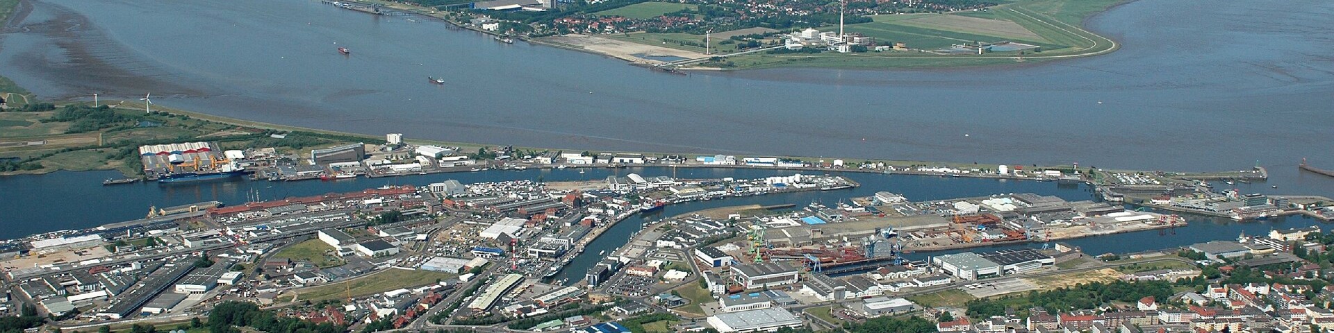 Fotoflug vom Flugplatz Nordholz-Spieka über Cuxhaven und Wilhelmshaven