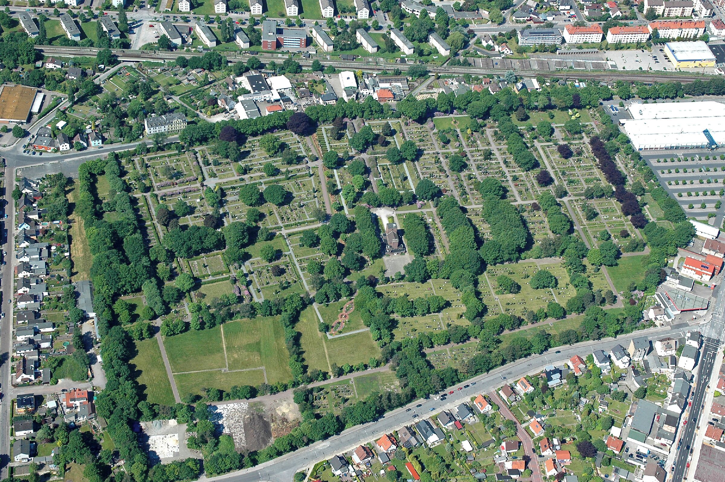 Friedhof Bremerhaven-Geestemünde Fotoflug vom Flugplatz Nordholz-Spieka über Cuxhaven und Wilhelmshaven