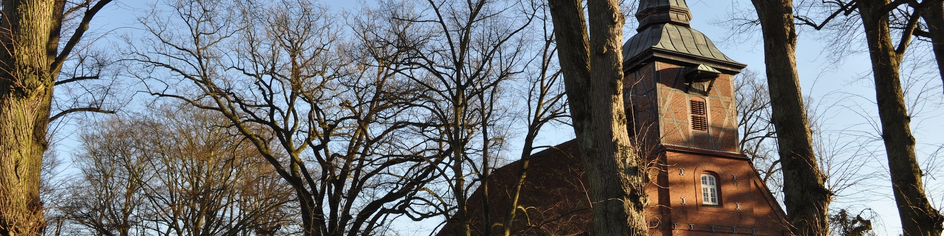 Kirche Hamburg-Bergstedt von Nordwesten