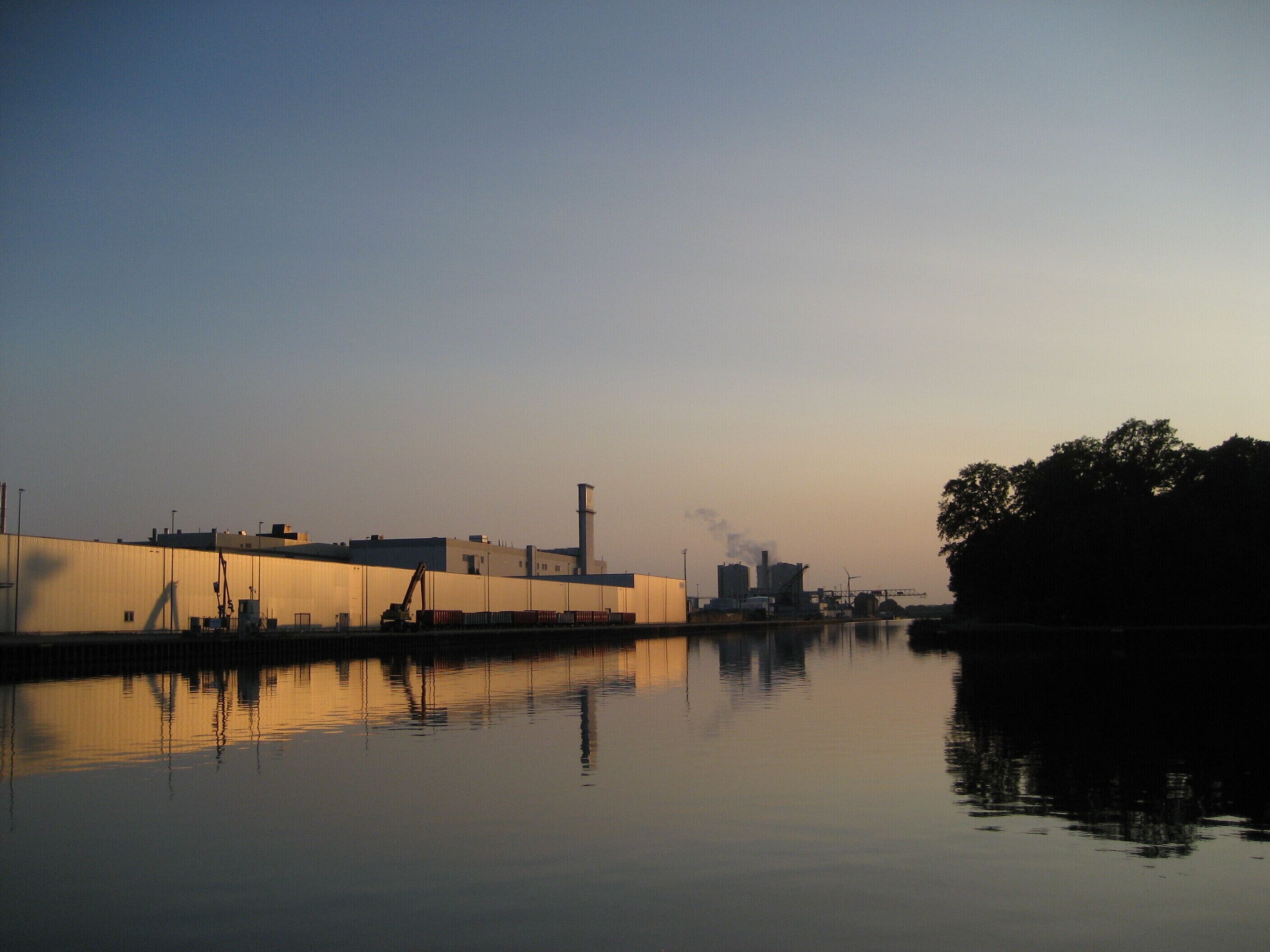Der abends am Nordhafen (Mittellandkanal)