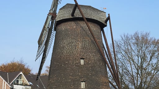 This is a photograph of an architectural monument. It is on the list of cultural monuments of Dinslaken, no. 14