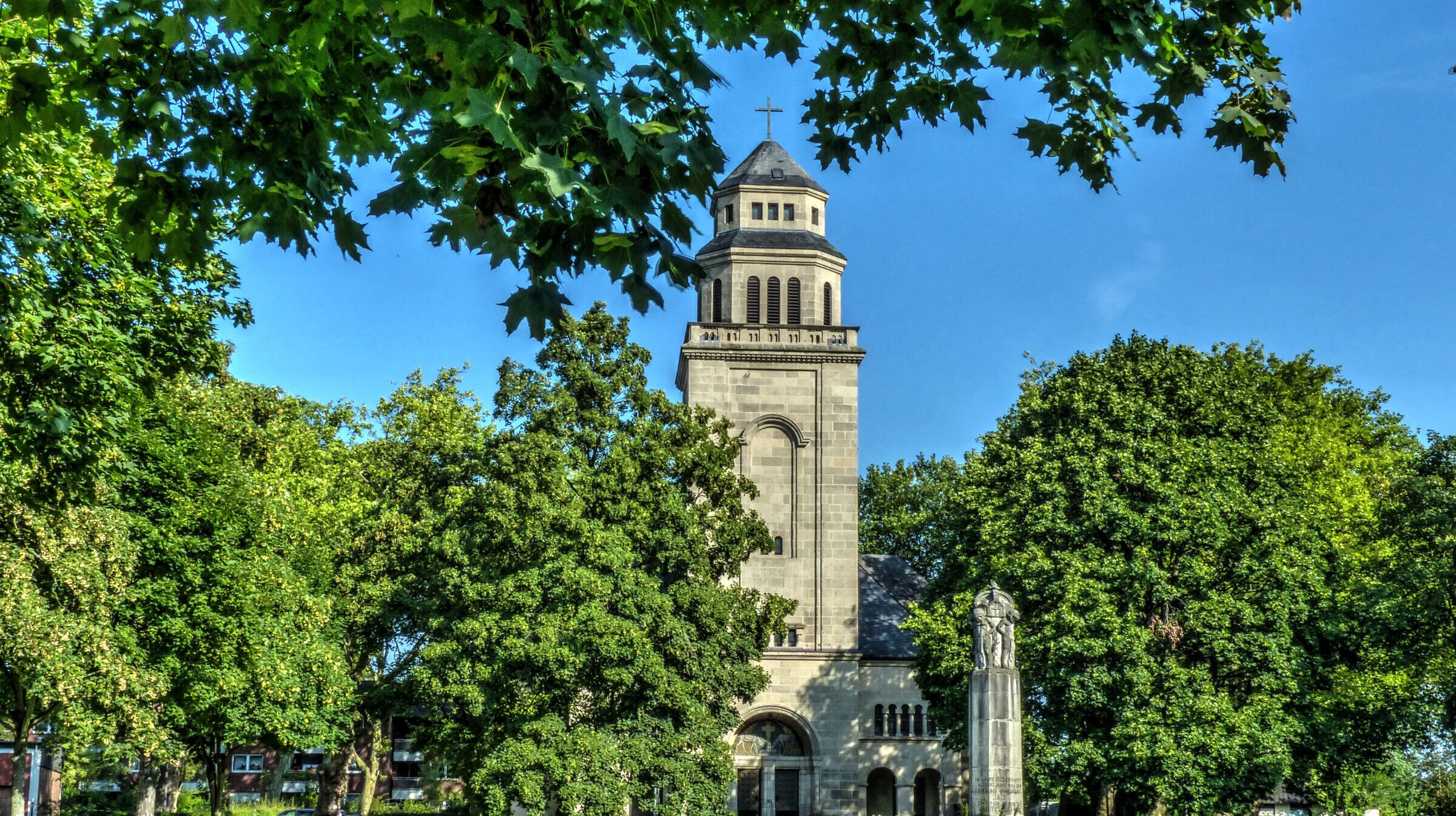Marktplatz in Gelsenkirchen-Resse mit Pauluskirche