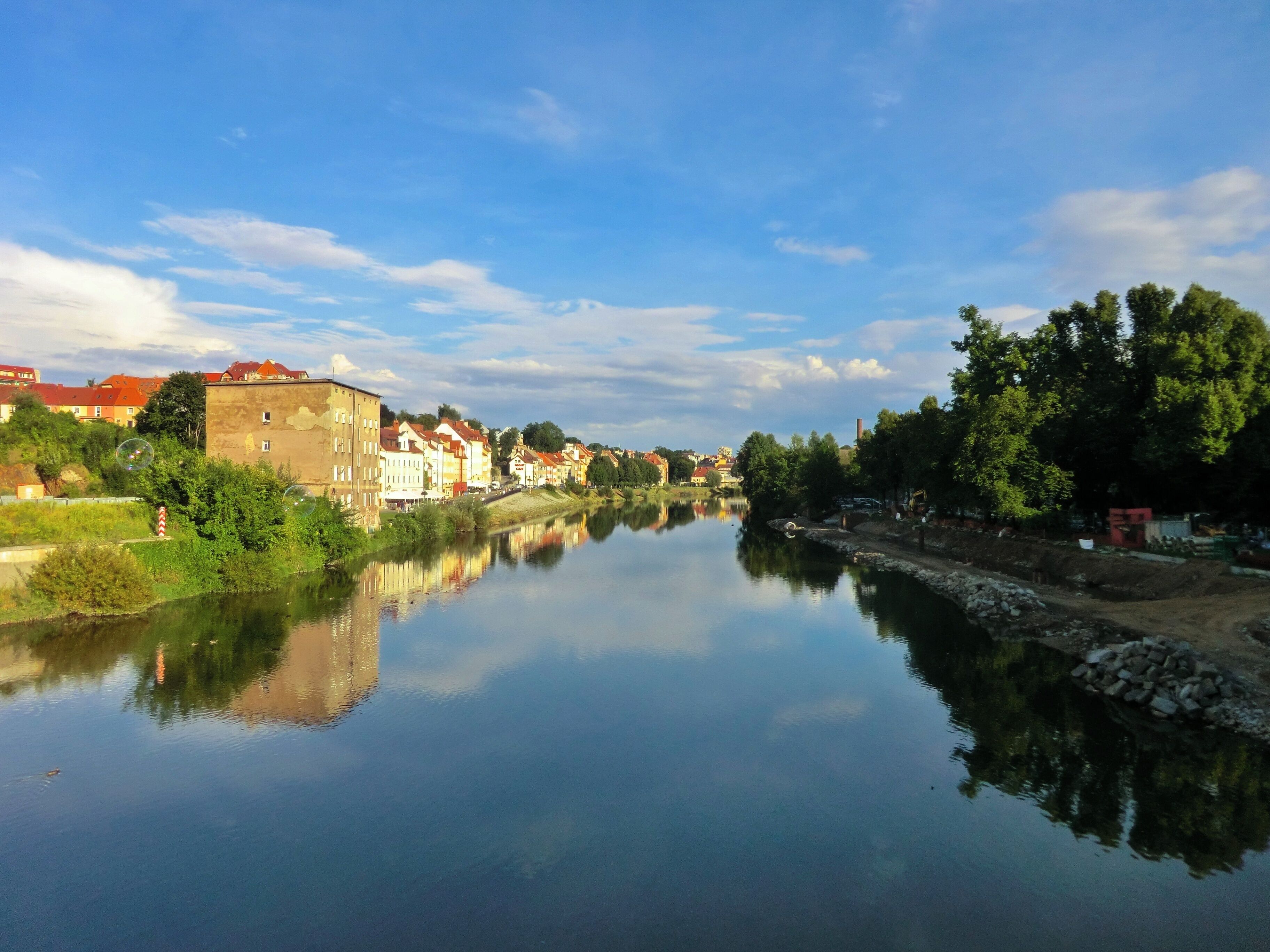 Blick von der Görlitzer Altstadbrücke auf die Neiße