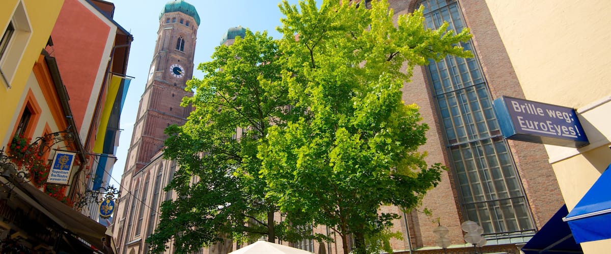 Munich City Centre showing heritage elements