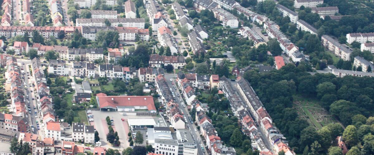 Lufbilder Bremen: Altstadt, Teerhof, Hauptbahnhof, Rablinghausen, Häfen (identische Bildbeschreibung für File:2012-08-08-fotoflug-bremen zweiter flug 0886.JPG bis File:2012-08-08-fotoflug-bremen zweiter flug 1005.JPG; alle mit GPS-Koordinaten