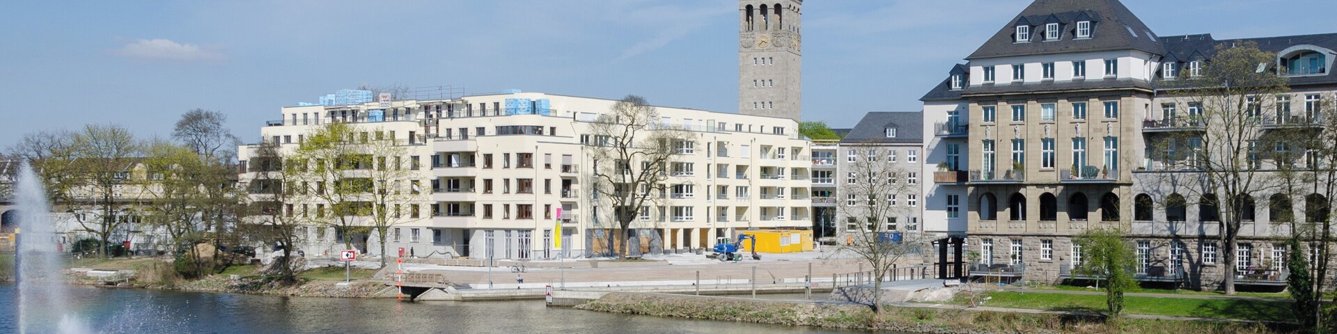 View on the new Ruhr promenade with marina at Mülheim an der Ruhr. The new promenande is a key project of the urban development project "Ruhrbania"