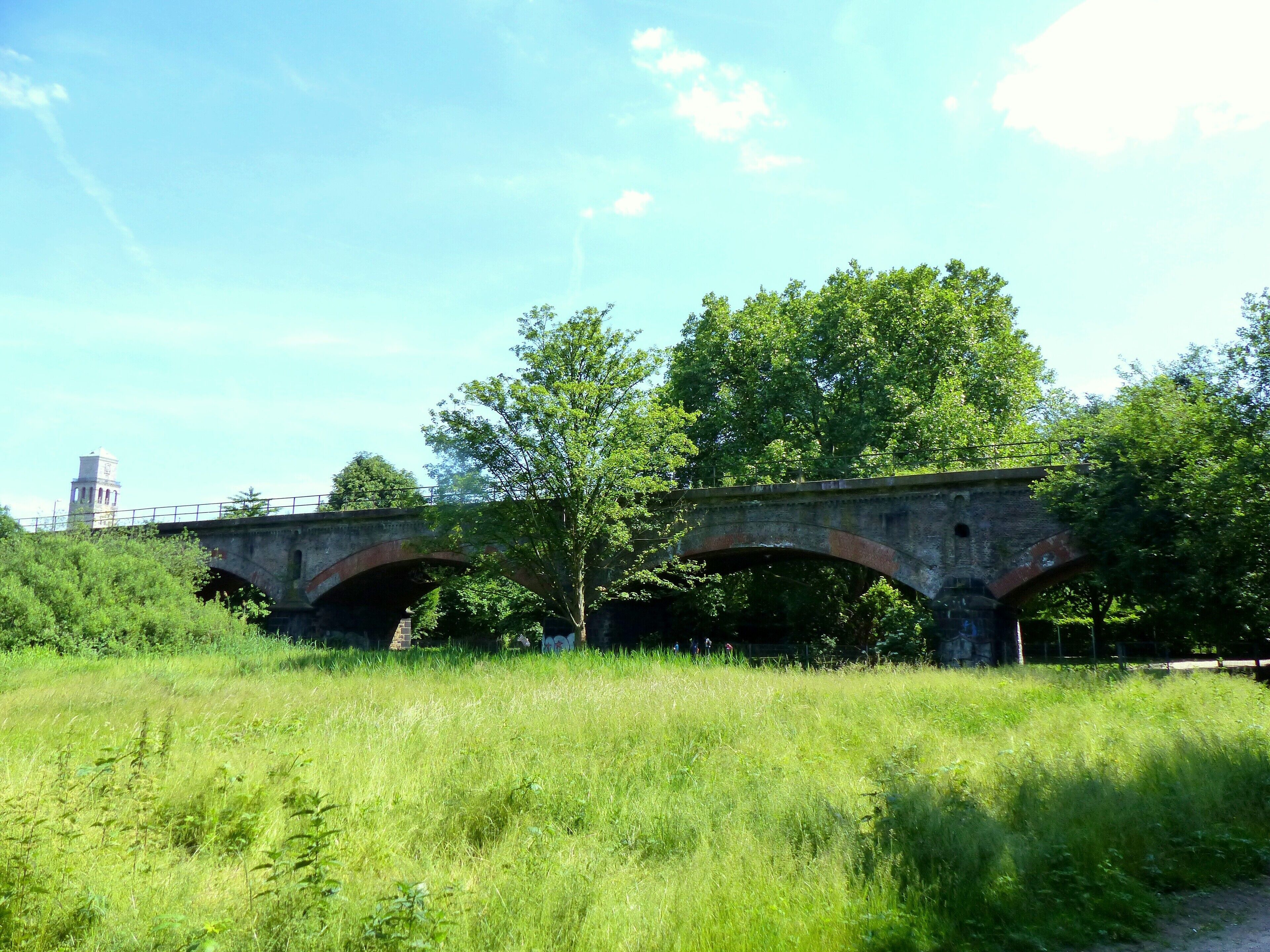 Mülheim an der Ruhr – Eisenbahnbrücke an der Müga im "Ruhestand"