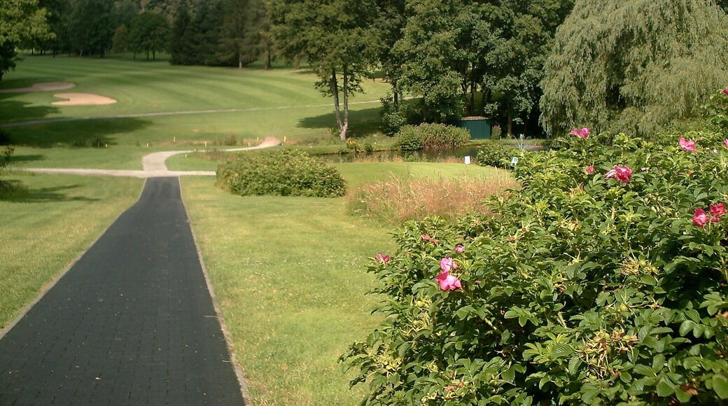 Hole 1 (Par-5) on the course of the Lippischer Golfclub in Cappel (Blomberg), Germany