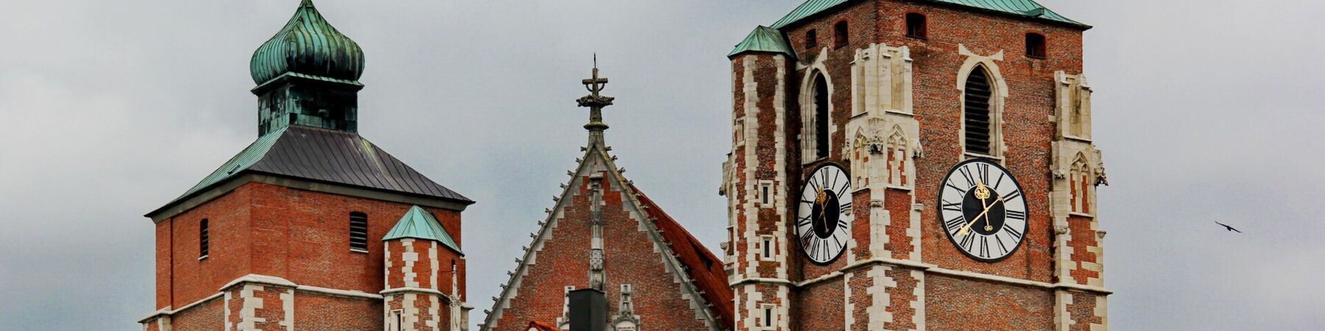 Minster of Our Lady Native name Münster Zur Schönen Unserer Lieben Frau Location Ingolstadt, Upper Bavaria, Germany Coordinates 48° 45′ 51.48″ N, 11° 25′ 13.8″ E Established 1425 Authority control : Q877491 VIAF: 155232299 GND: 4404058-1 SUDOC: 124317421