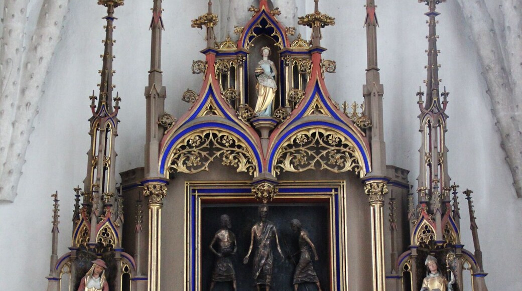 A side altar Minster of Our Lady Native name Mรผnster Zur Schรถnen Unserer Lieben Frau Location Ingolstadt, Upper Bavaria, Germany Coordinates 48ยฐ 45โฒ 51.48โณ N, 11ยฐ 25โฒ 13.8โณ E Established 1425 Authority control : Q877491 VIAF:โ155232299 GND:โ4404058-1 SUDOC:โ124317421