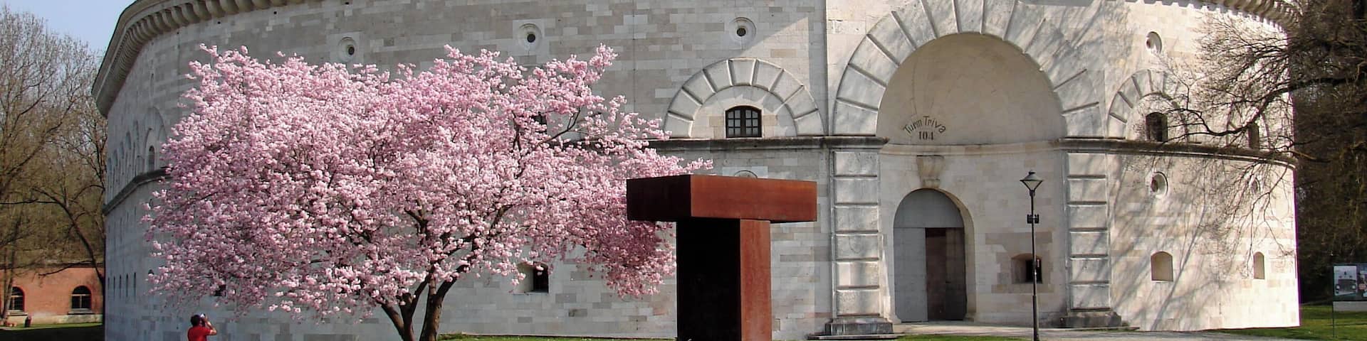 Der Turm Triva ist ein klassizistischer Festungsbau der Landesfestung Ingolstadt. Er ist Teil der Befestigung am Brückenkopf und diente als östlicher Flankenturm des Reduit Tilly.