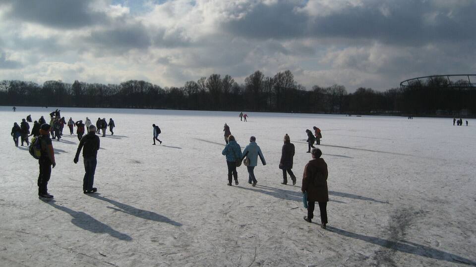 Der Maschsee ist zugefroren