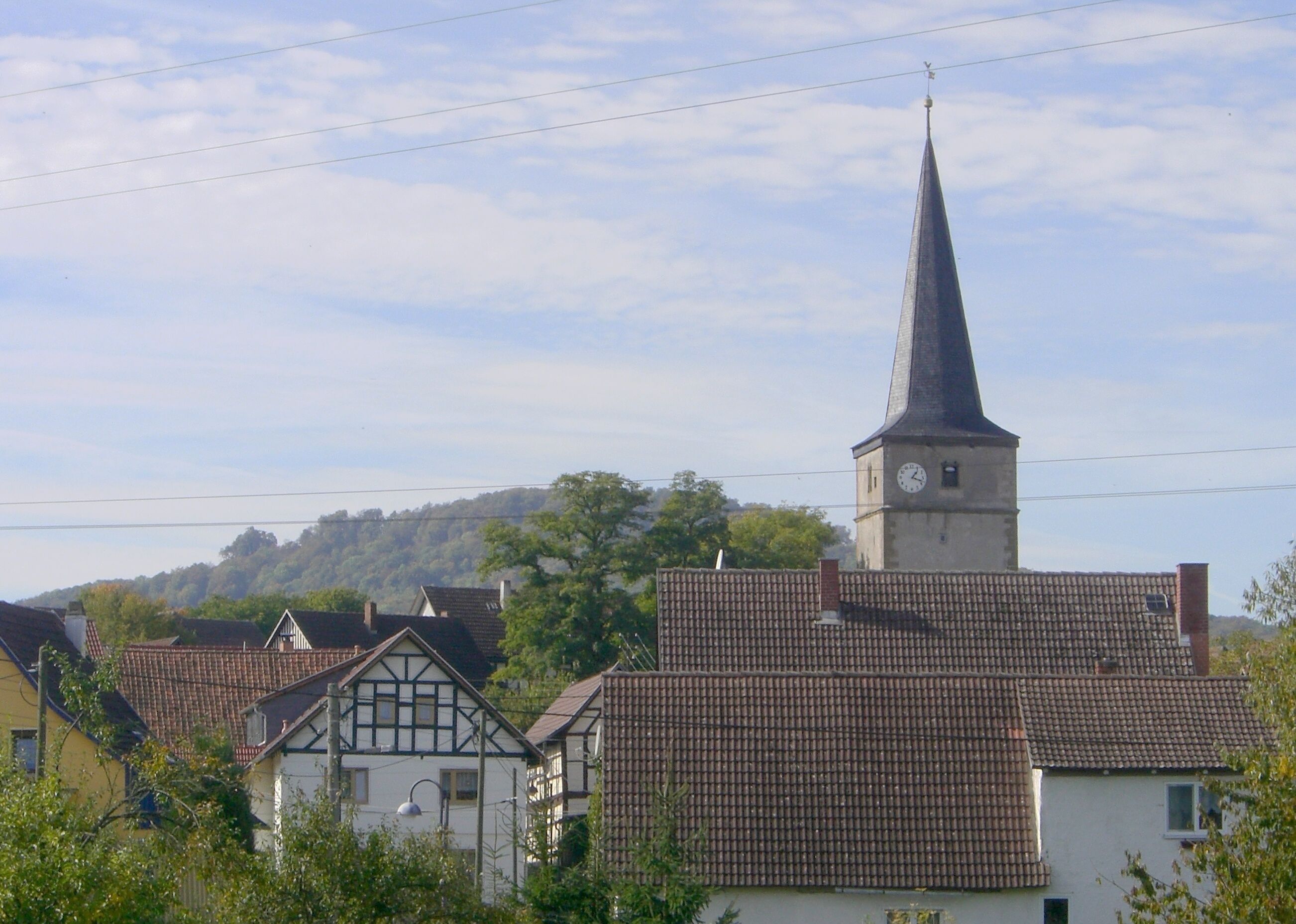 Kirche und Kleiner Gleichberg