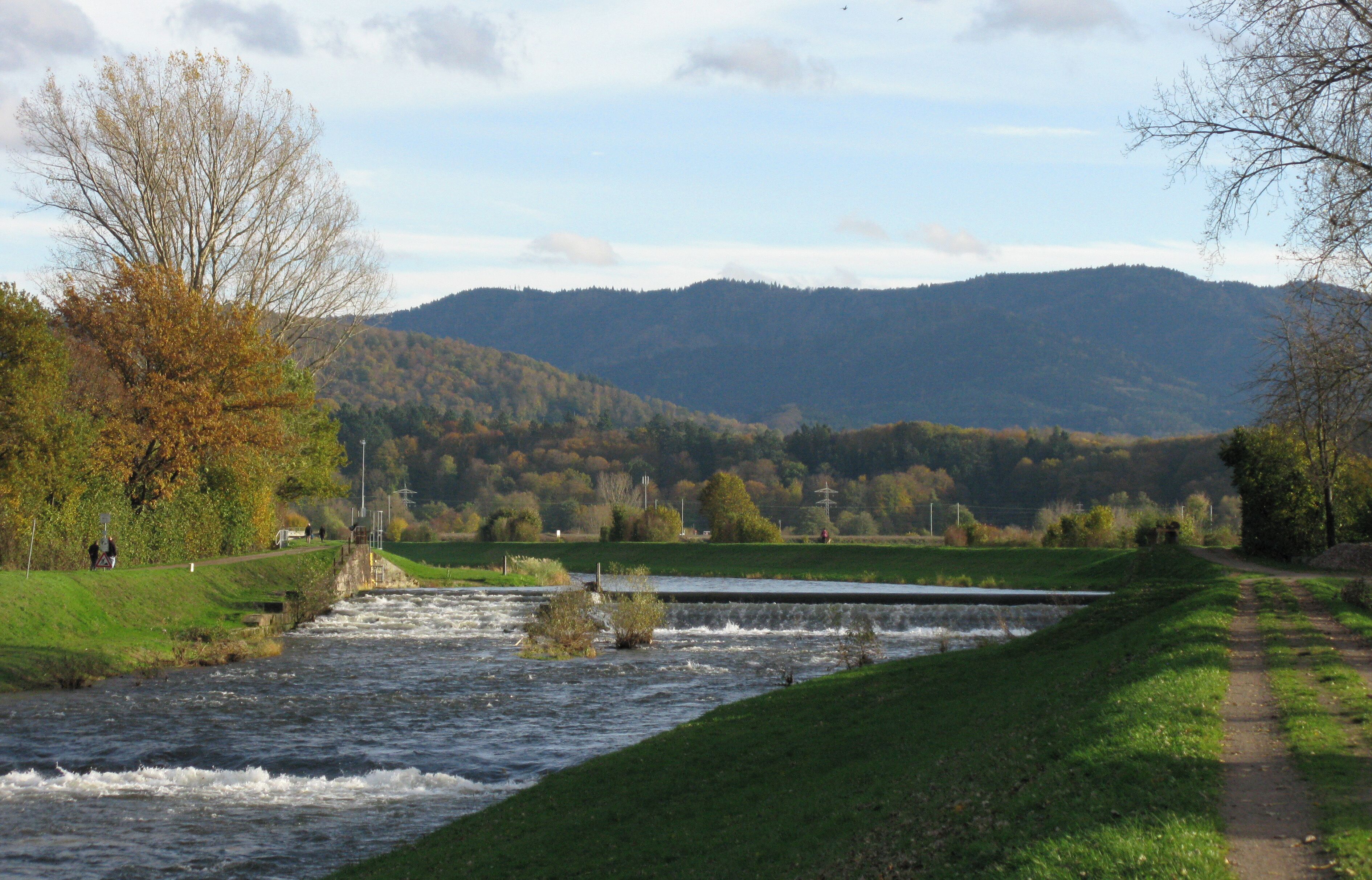Kollmarsreuter Wehr der Elz, von wo der Mühlbach durch Emmendingen geleitet wird