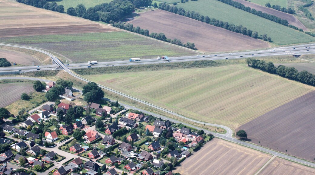 Lufbilder Brinkum: Brinkum, Silbersee, Dreieck Stuhr (identische Bildbeschreibung für File:2012-08-08-fotoflug-bremen zweiter flug 1355.JPG bis File:2012-08-08-fotoflug-bremen zweiter flug 1437.JPG; alle mit GPS-Koordinaten