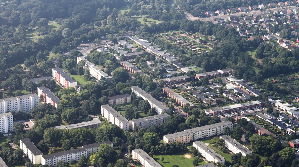 Luftaufnahme Bremen; entlang der A27 vom Weserpark (Bremer Kreuz; Blick aus der linken Flugzeugseite) zur Uni Bremen mit einem kleinen Abstecher zum Krankenhaus Bremen Ost; Flughöhe 500 m