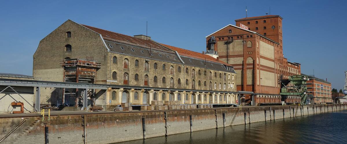 Cargo halls and harbour buildings, Rheinhafen Karlsruhe, Mühlburg, Karlsruhe, Baden-Wurttemberg, Germany