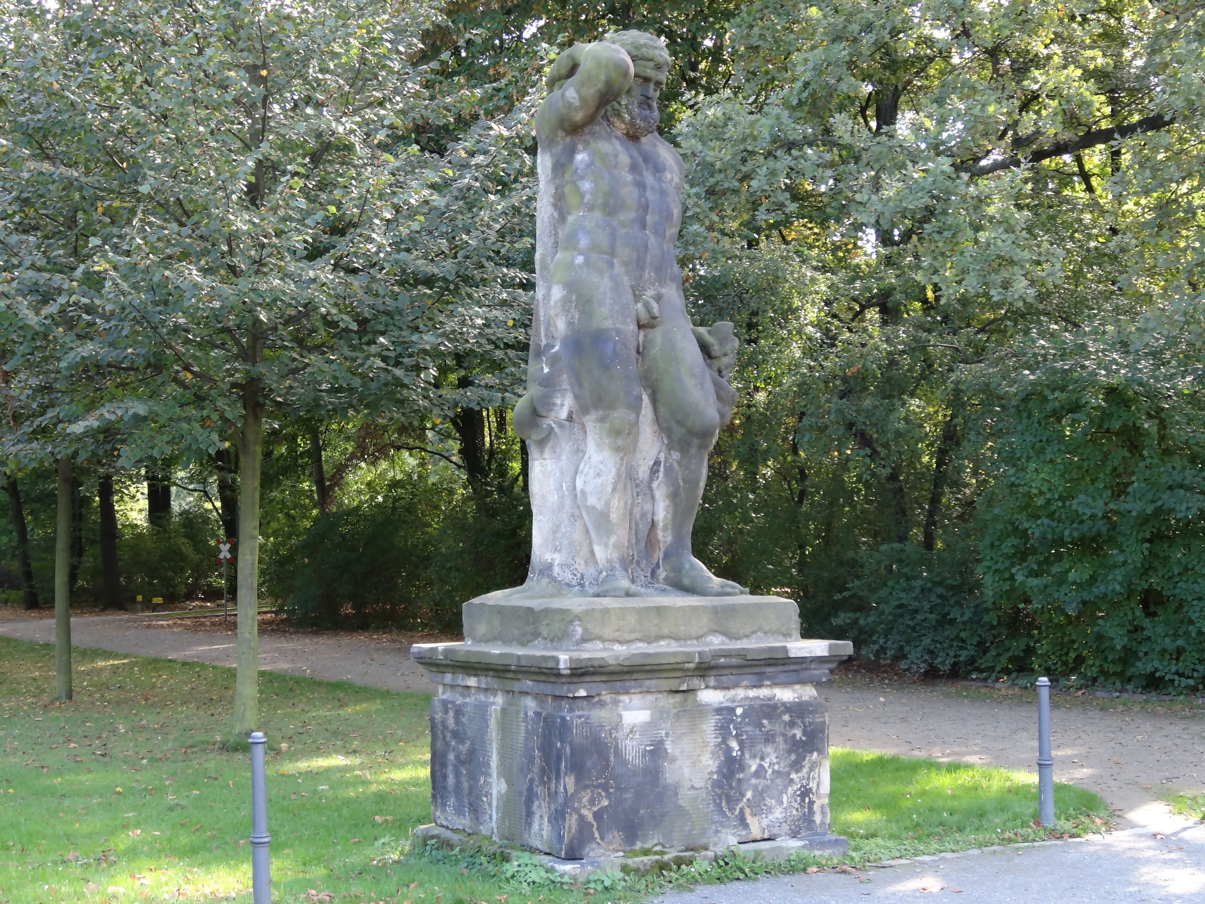 Sculptures in Großer Garten